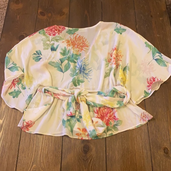 Zara Floral Peplum Top - Picture 2 of 4